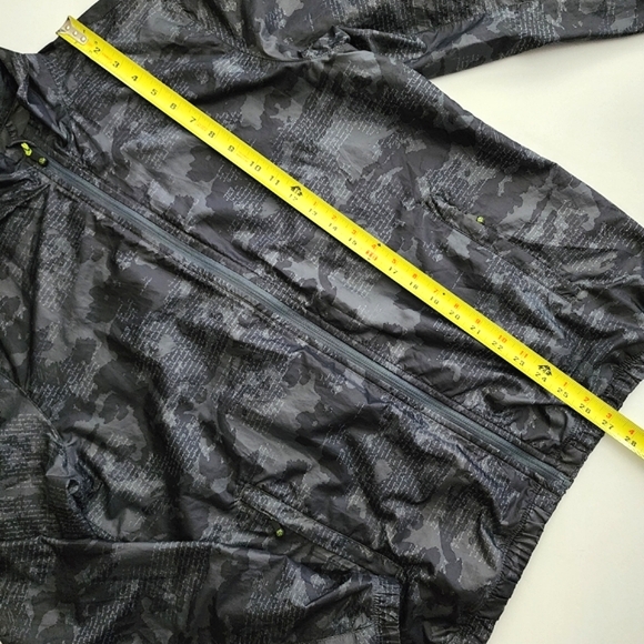 Lululemon Mens Lightweight Windbreaker Jacket Zip Up Grey Camo Golf Size M - Picture 13 of 13